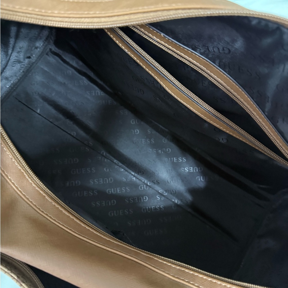 Guess Large Weekender Travel Duffel Bag - Picture 5 of 8